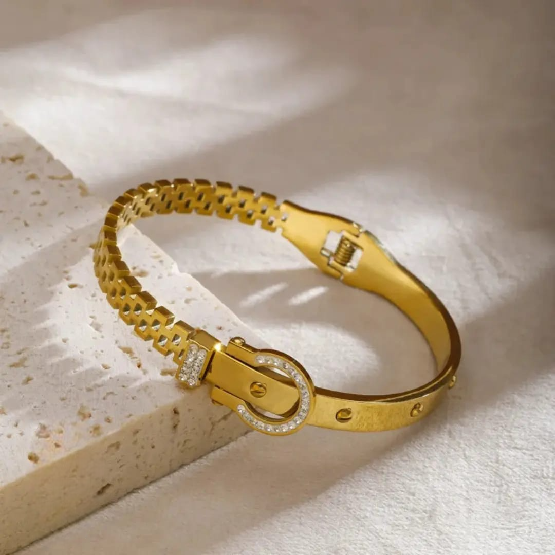 485008266_1188049083325229_7820976589655107153_n-Photoroom اسوارة الحزام - الصورة 1